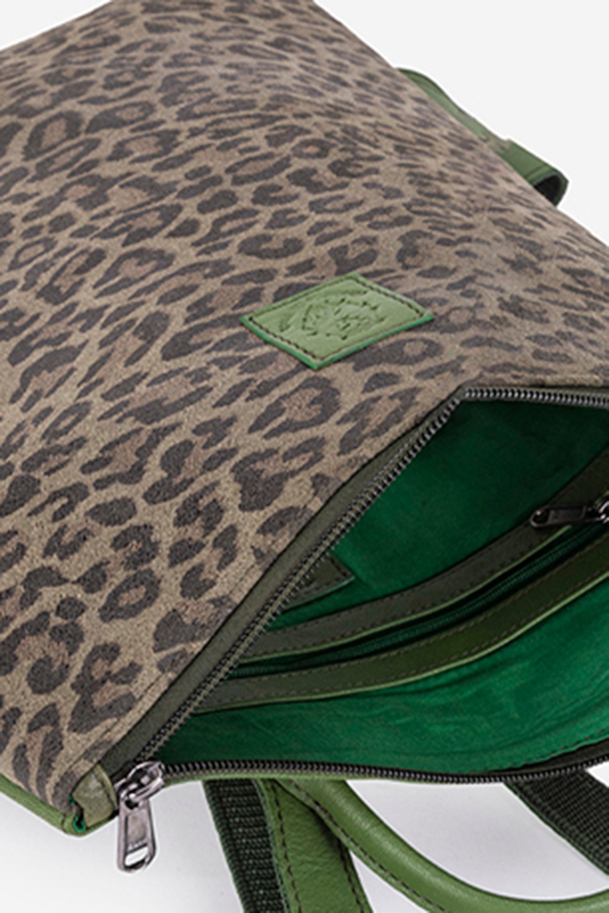 Ithaca Olive Leather Backpack Abelardo de moda