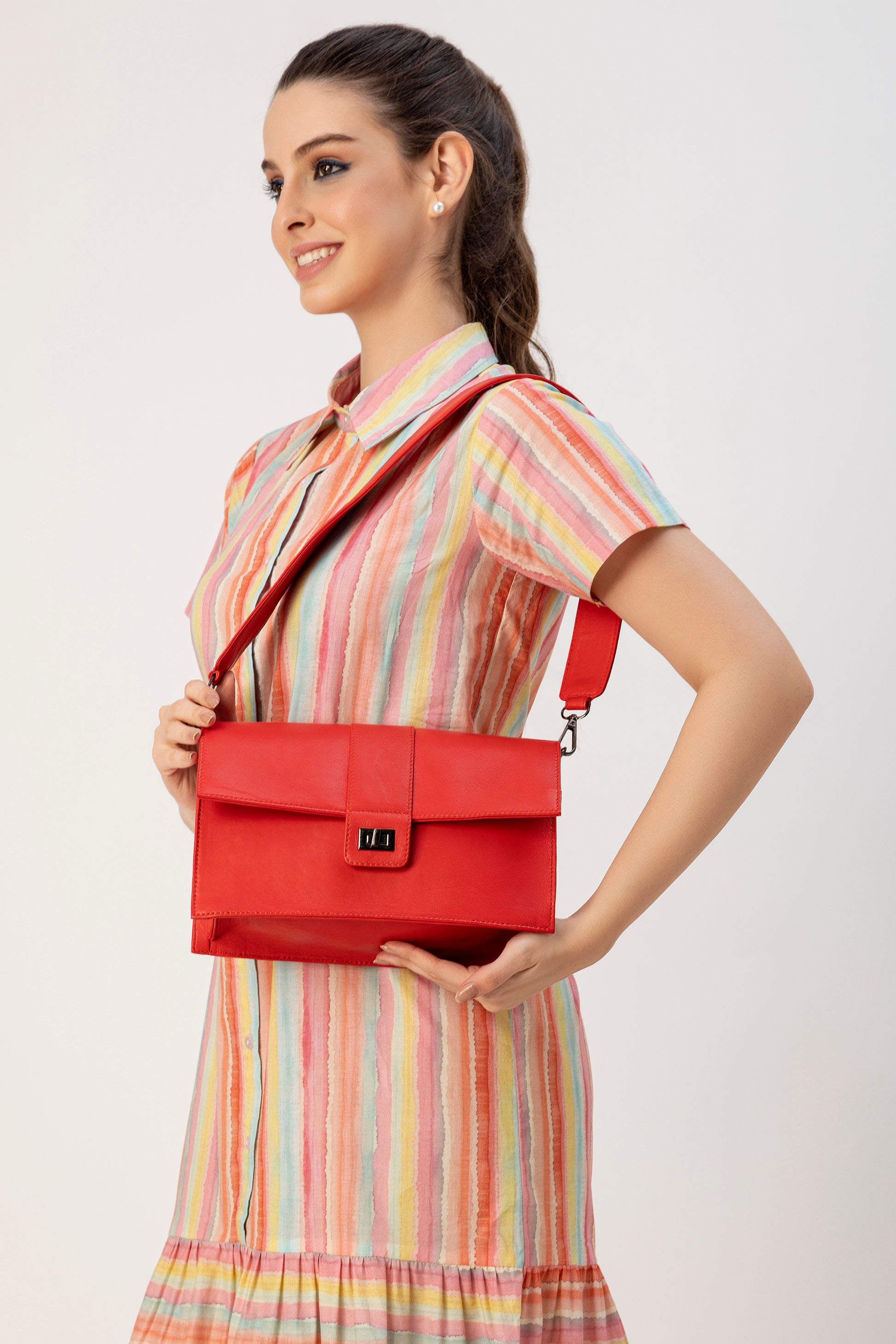 Abelardo Valencia Red Shoulder Bag ABELARDO DE MODA