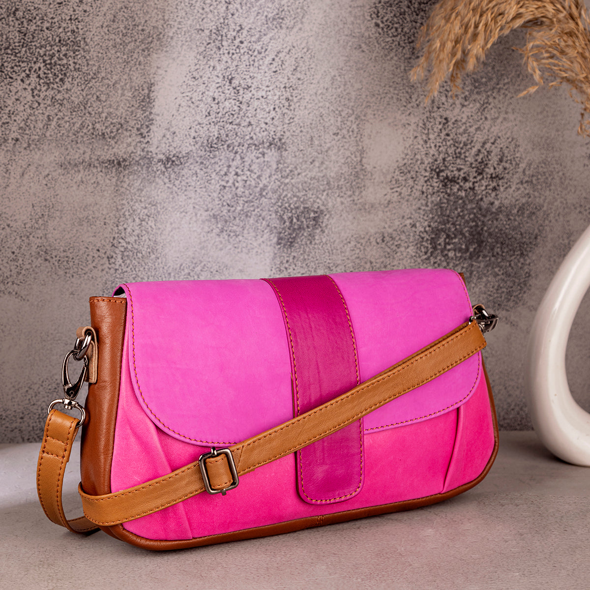 Abelardo Sabrina Pink Sling Bag