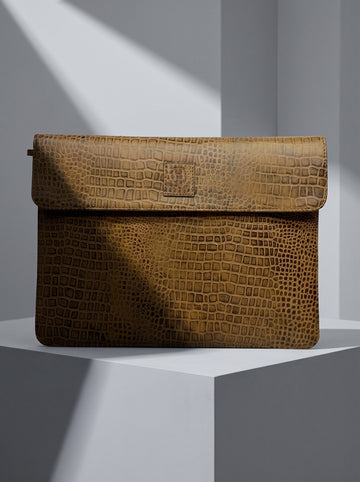 TAKERU Luxury Leather Laptop Sleeve for MacBook & Laptops – Premium Protection Case for 14” & 16” Devices