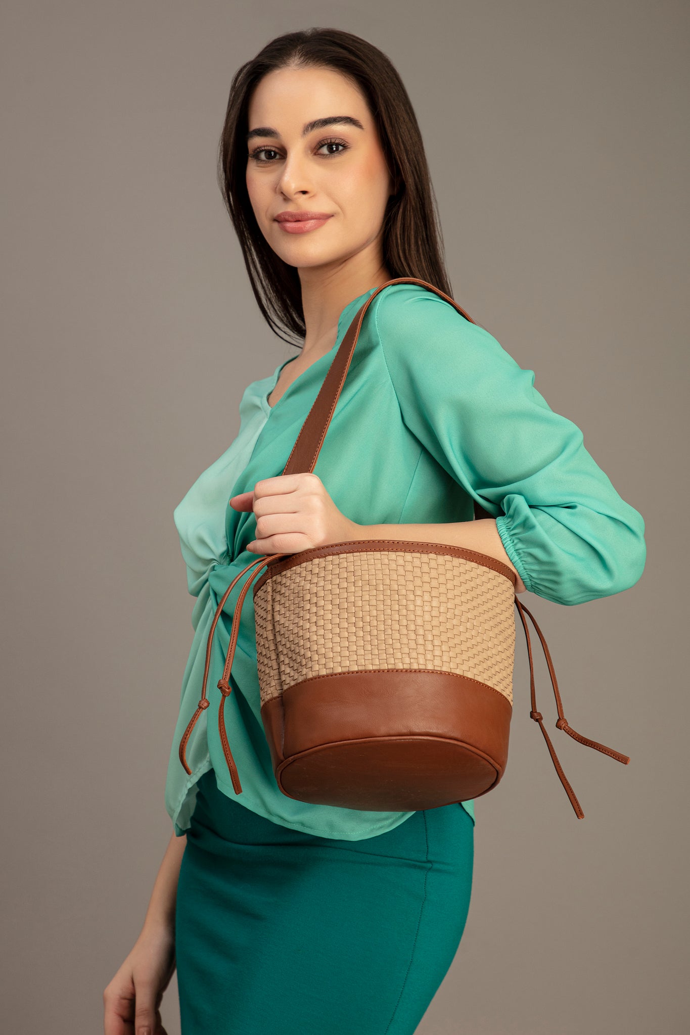 Abelardo Erika Beige & Brown Shoulder Bucket Bag