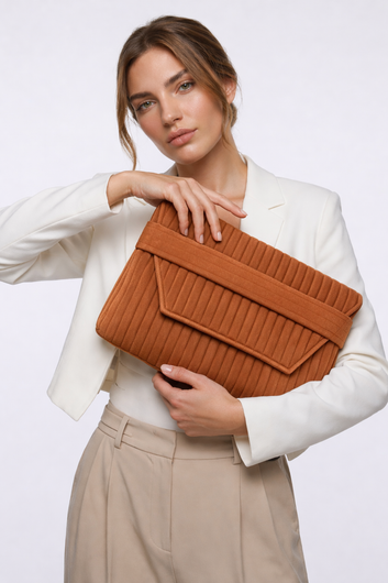 Izumi Quilted Luxury Leather Laptop Sleeve – Handcrafted in India for MacBook & 14–16″ Laptops